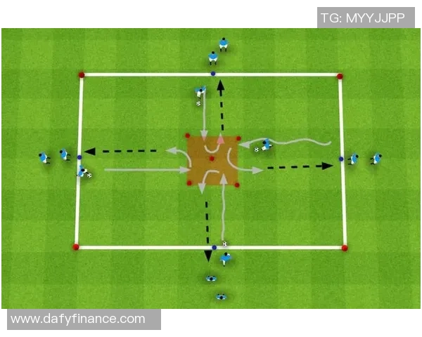 足球明星带球技巧全解析视频教你如何掌握足球运球的精髓与技巧